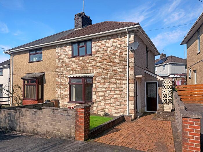 3 Bedroom Semi Detached House For Sale In Tyle Teg, Burry Port, SA16