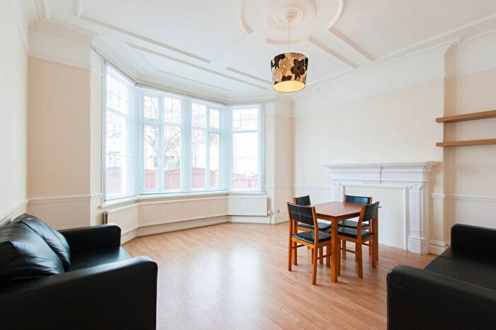 2 Bedroom Flat To Rent In Fordhook Avenue, Ealing, London, W5