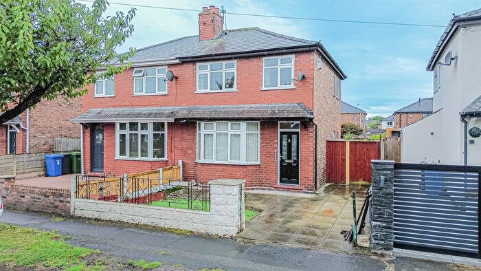 3 Bedroom Semi-Detached House To Rent In Grosvenor Avenue, Warrington, WA1