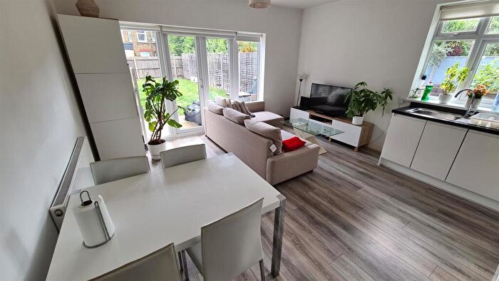 1 Bedroom Flat For Sale In Alexandra Road, Turnpike Lane, N8