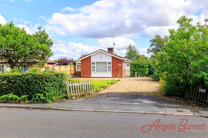 3 Bedroom Detached Bungalow For Sale In Blue Stone Lane, Mawdesley, L40