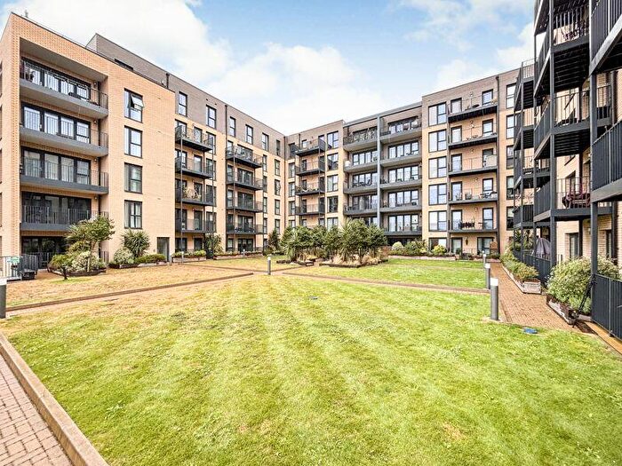 2 Bedroom Flat For Sale In Westmoreland Road, London, NW9