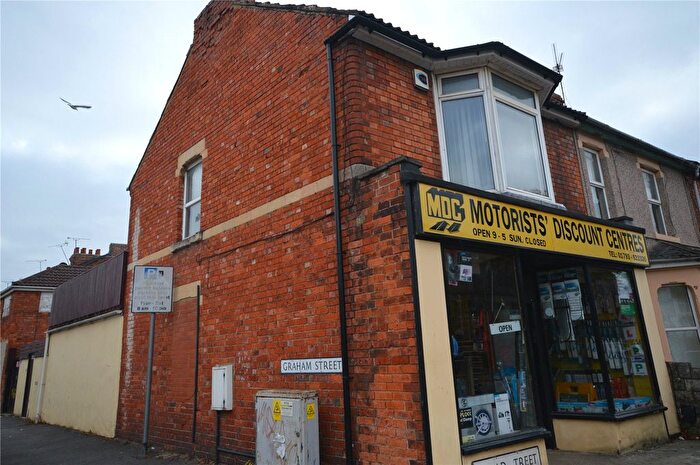 1 Bedroom Flat To Rent In Broad Street, Swindon, Wiltshire, SN1