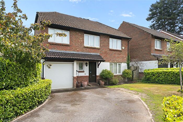4 Bedroom Detached House To Rent In Burleigh Park, Cobham, Surrey, KT11