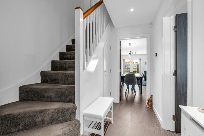 4 Bedroom Detached House For Sale In Victoria Close, Welwyn Garden City, Hertfordshire, AL7