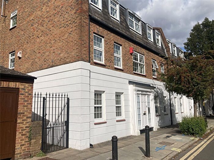 1 Bedroom Flat To Rent In Macleod Street, London, SE17