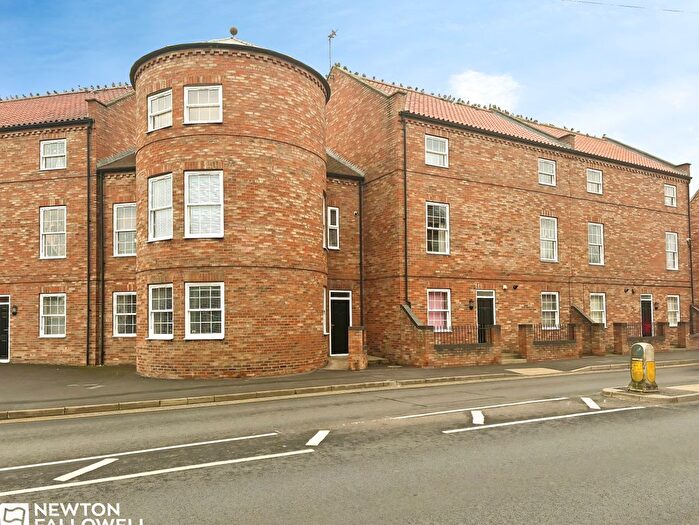 2 Bedroom Flat For Sale In Wellesley Court, Retford, DN22