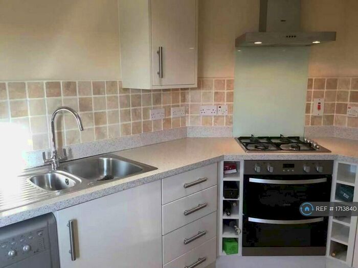 2 Bedroom Flat To Rent In Overstreet Green, Lydney, GL15
