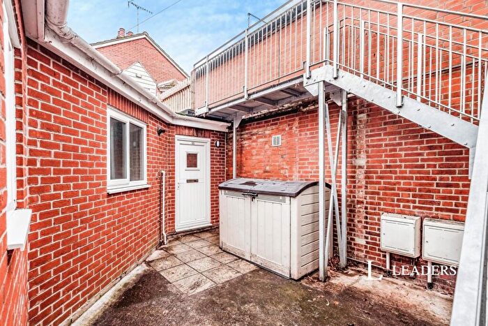 2 Bedroom Flat To Rent In Bradfield Walk, Worthing, West Sussex, BN11