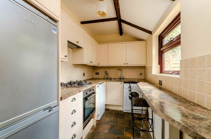 2 Bedroom House To Rent In Lower Green Road, Esher, KT10