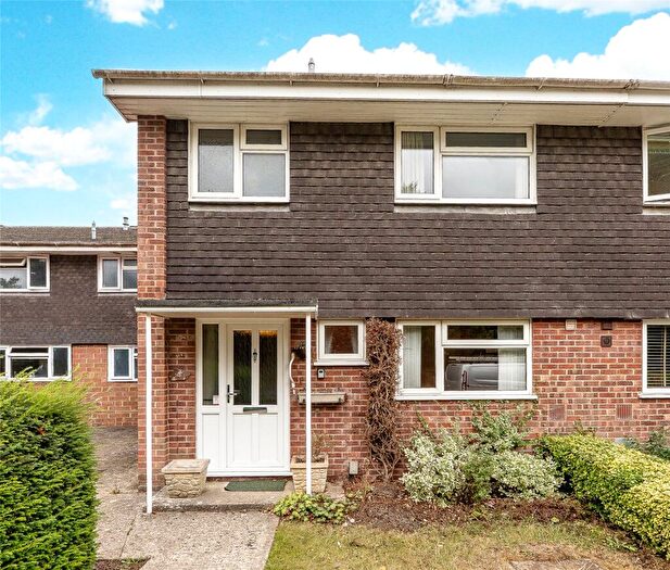 3 Bedroom End Of Terrace House For Sale In The Chestnuts, Charlton, Wantage, Oxfordshire, OX12