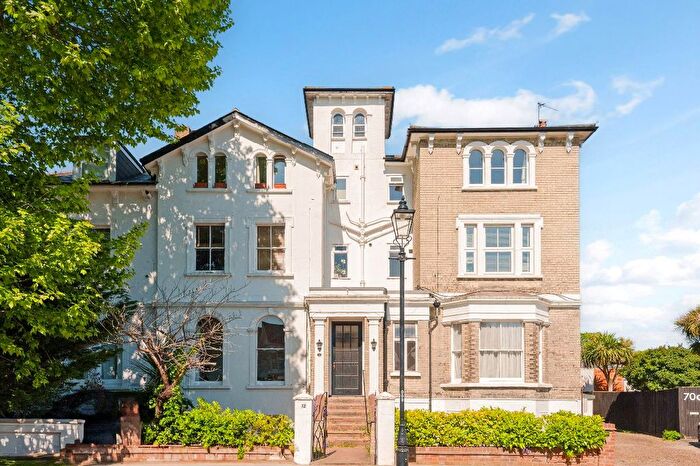 1 Bedroom Flat To Rent In Copthall Gardens, Twickenham, TW1