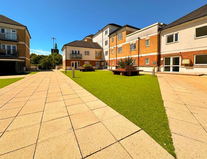 2 Bedroom Flat To Rent In Hales Court, Ley Farm Close, Watford, WD25