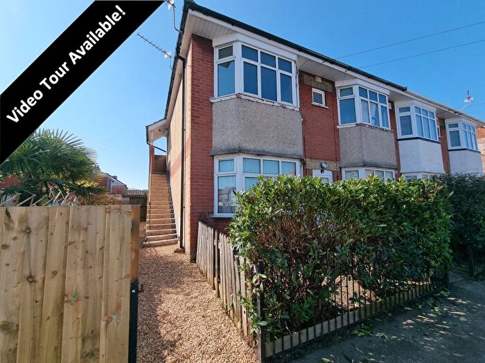 2 Bedroom Flat To Rent In Kimberley Road, Bournemouth, BH6