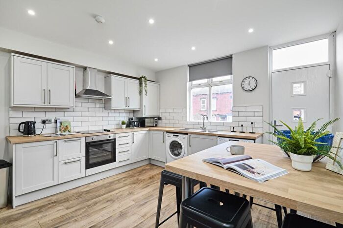 6 Bedroom House To Rent In Grimthorpe Street, Leeds, LS6