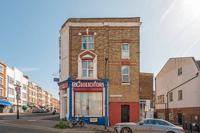 1 Bedroom Flat To Rent In Willesden Lane, Kilburn, London, NW6