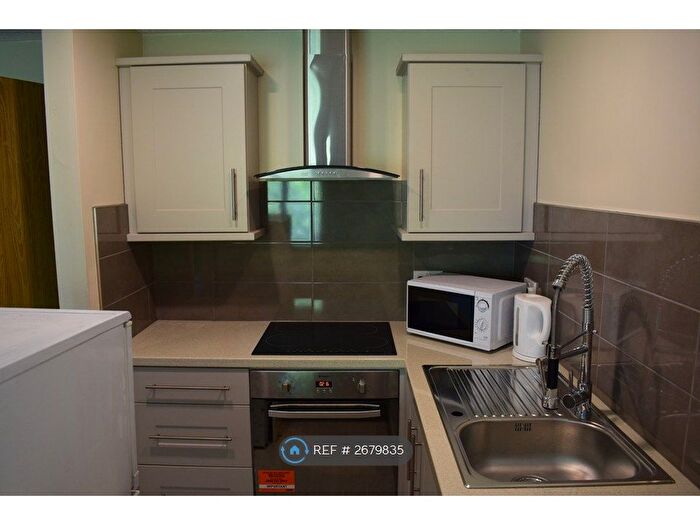 1 Bedroom Flat To Rent In Henley Drive, London, SE1