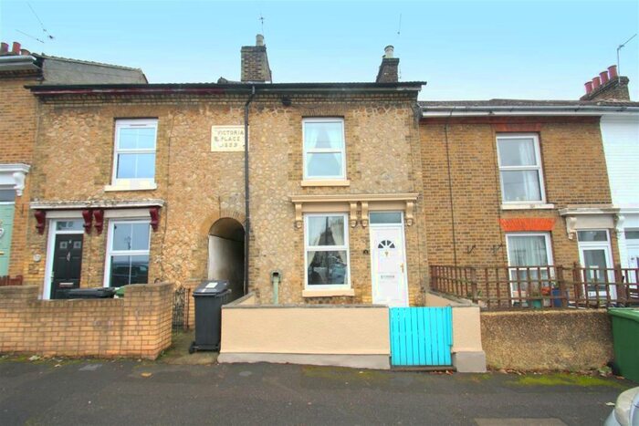 2 Bedroom Terraced House To Rent In Hope Street, Maidstone, Kent, ME14