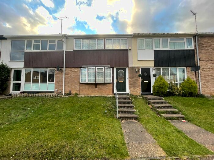 3 Bedroom Terraced House To Rent In Grapnells, Vange, Basildon, SS16