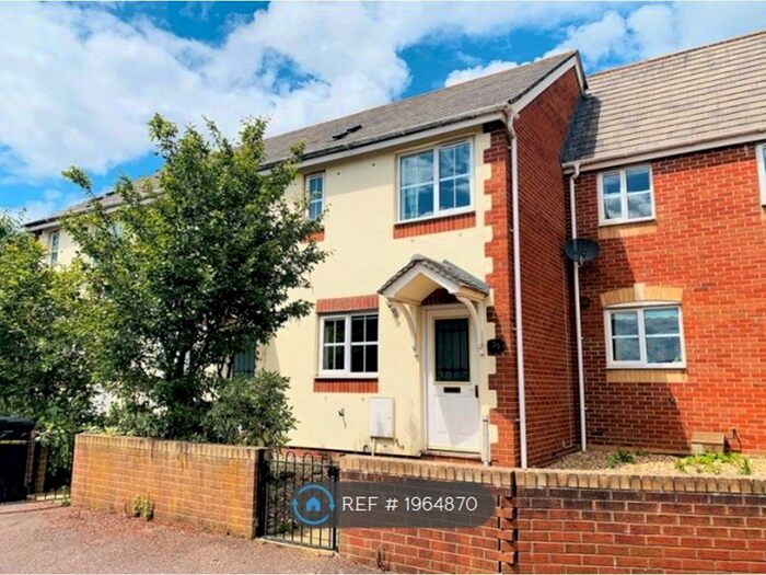 2 Bedroom Terraced House To Rent In Standfast Place, Taunton, TA2