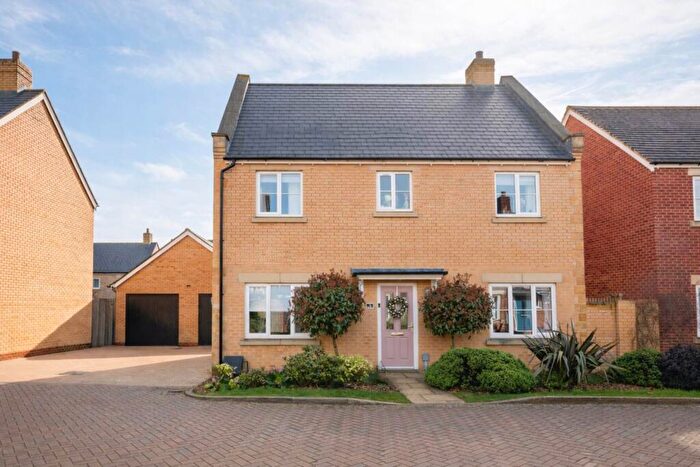 4 Bedroom Detached House For Sale In Ellis Lane, Chipping Norton, OX7