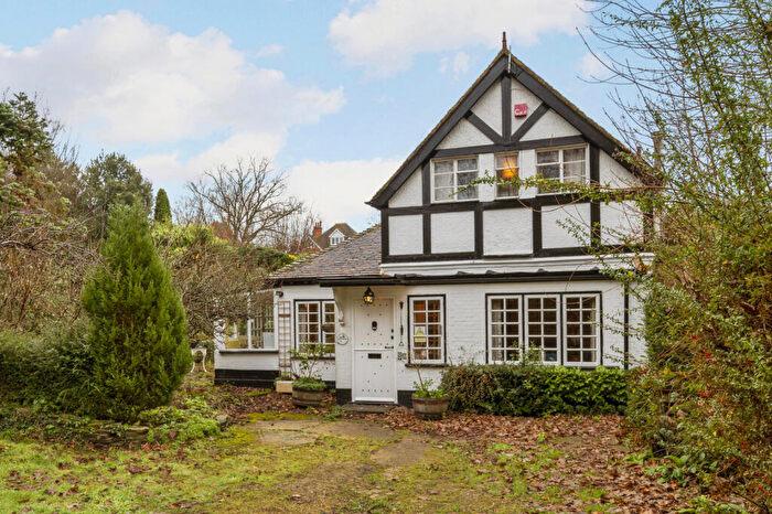 2 Bedroom Detached House For Sale In Upper Brighton Road, Surbiton, KT6