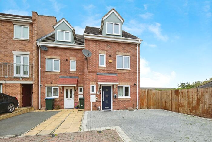 3 Bedroom End Terrace House For Sale In Bellamy Close, Coventry, West Midlands, CV2