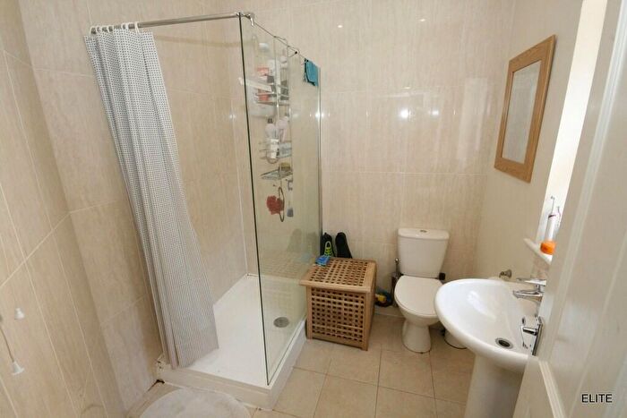 2 Bedroom Apartment To Rent In Gilesgate, Durham, DH1
