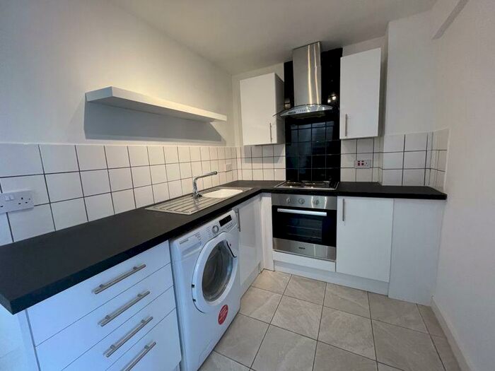 2 Bedroom Apartment To Rent In Fallibroome Road, Macclesfield, SK10
