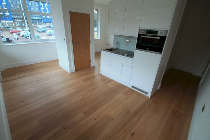 Studio To Rent In Park Street West, Luton, LU1