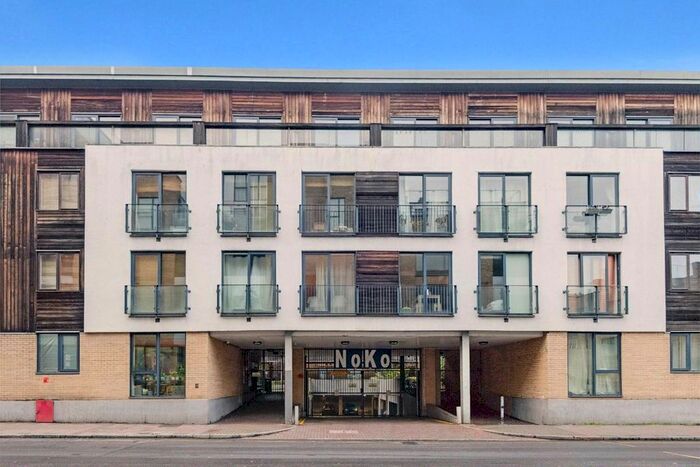 2 Bedroom Flat To Rent In Banister Road, London, W10