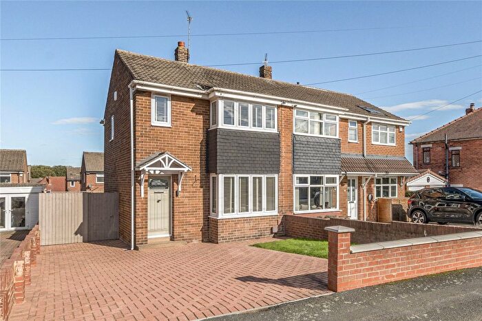 3 Bedroom Semi-Detached House For Sale In Greenmoor Avenue, Lofthouse, Wakefield, West Yorkshire, WF3