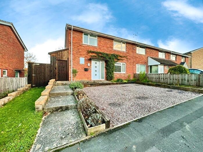 3 Bedroom End Terrace House For Sale In St Georges Road, Dursley, Gloucestershire, GL11