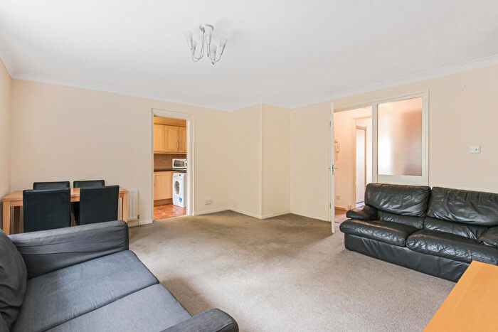 2 Bedroom Flat To Rent In Kingsleigh Walk, Bromley, BR2