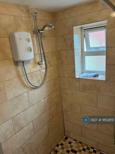 Studio To Rent In Mount Pleasant, Redditch, B97