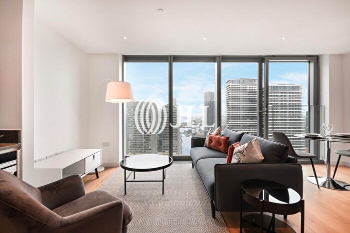 Flat To Rent In Landmark Pinnacle, Marsh Wall, E14