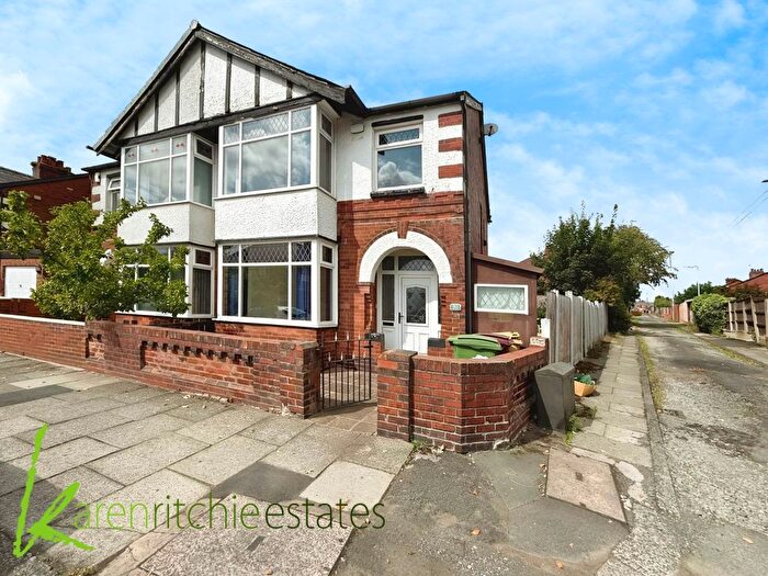 3 Bedroom Semi-Detached House For Sale In Lowndes Street, Heaton, BL1