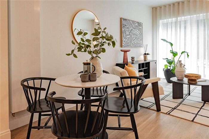 2 Bedroom Flat For Sale In Plot Brookfield Court, Chatham, ME4