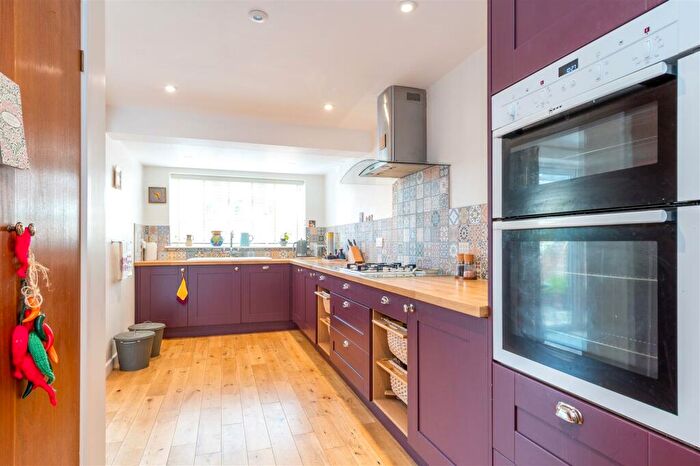 3 Bedroom Terraced House For Sale In Meadows Way, Hadleigh, IP7