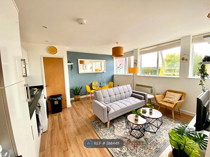 2 Bedroom Flat To Rent In Wella Road, Basingstoke, RG22