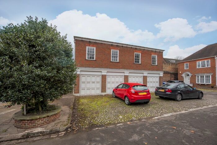 1 Bedroom Flat To Rent In Friars Lane, Richmond TW9