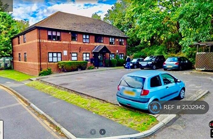 2 Bedroom Flat To Rent In Glenview Court, Epsom Ewell, KT17