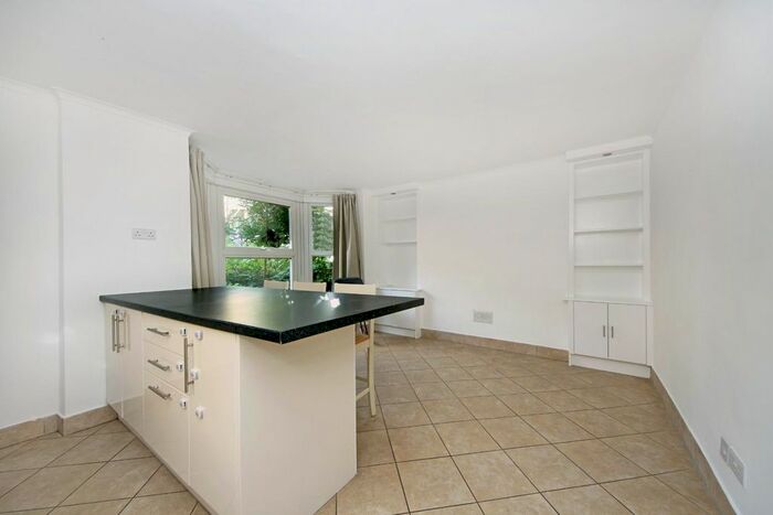 2 Bedroom Flat To Rent In Oxford Road, W5