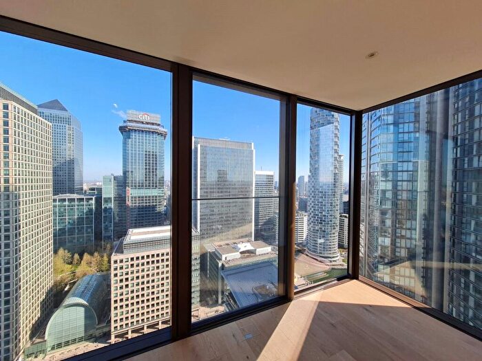 2 Bedroom Apartment To Rent In Harcourt Tower, Canary Wharf, London, E14