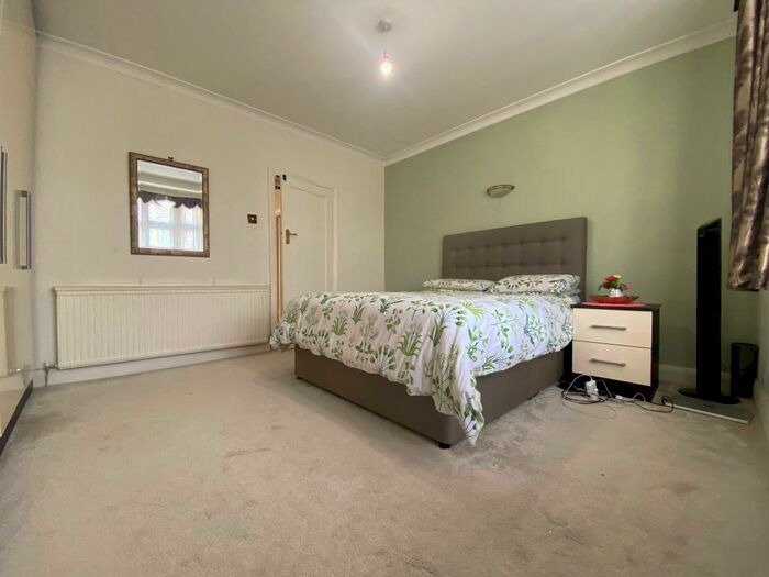 3 Bedroom House To Rent In Sunnymede Drive, IG6