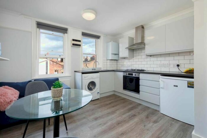 1 Bedroom Flat To Rent In Cleveland Street, London, W1T