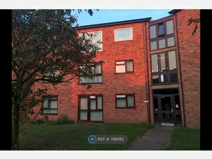 3 Bedroom Flat To Rent In Pippin Green, Norwich, NR4