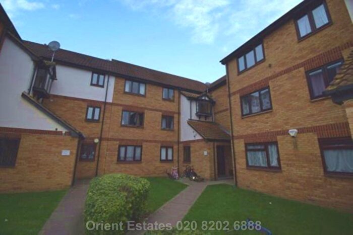 2 Bedroom Flat For Sale In Magpie Close, London, NW9