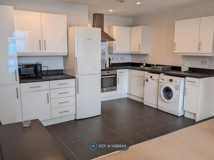 2 Bedroom Flat To Rent In Coppermill Heights, London, N17