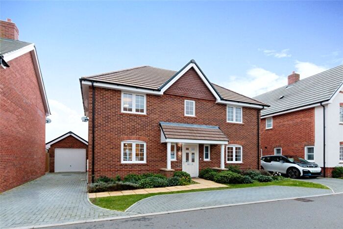 4 Bedroom Detached House To Rent In Carpenters Way, Badshot Lea, Farnham, Surrey, GU9